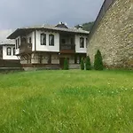 Pensionat Leshtenski Perli 3*