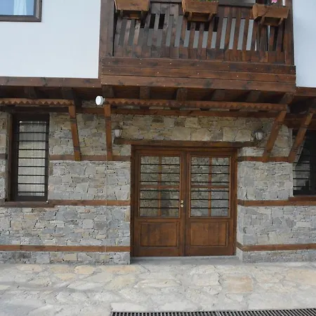 Guest house Leshtenski Perli Leshten