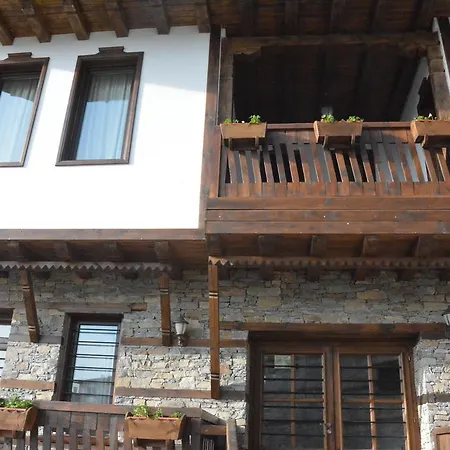 Guest house Leshtenski Perli 3*