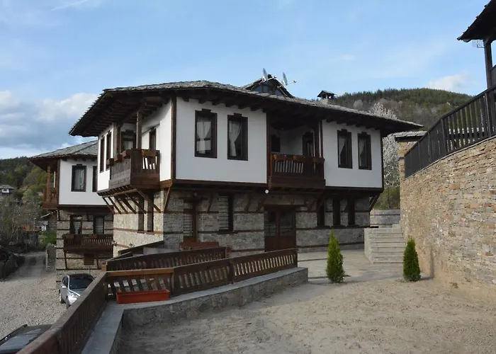 Къща за гости Leshtenski Perli 3*