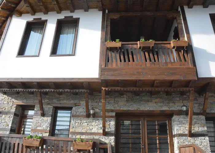 Къща за гости Leshtenski Perli 3*