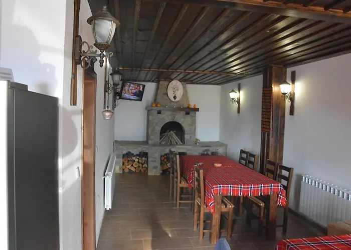 Къща за гости Leshtenski Perli