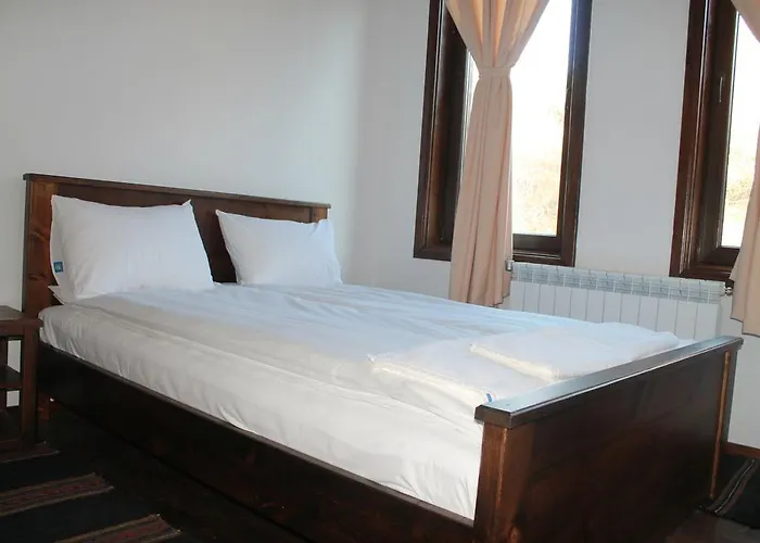 Къща за гости Leshtenski Perli 3*