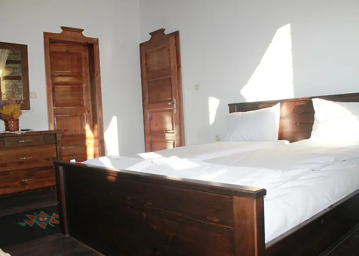 Къща за гости Leshtenski Perli 3*