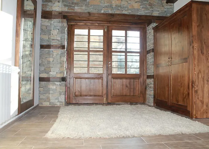 Къща за гости Leshtenski Perli